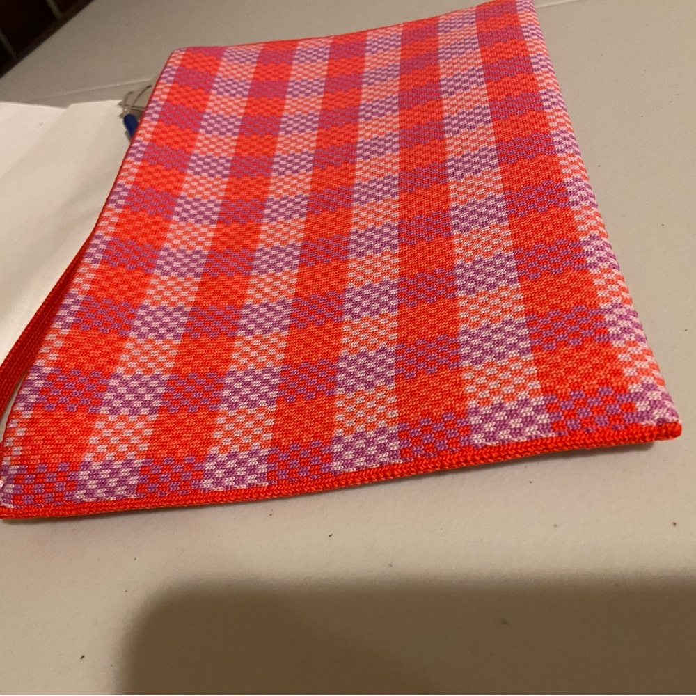 NWT Rothy's essential pouch - Picture 8 of 11